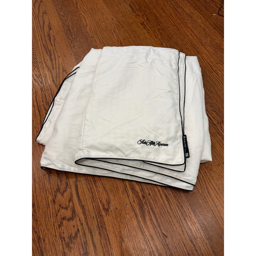 United Airlines Polaris Saks Fifth Avenue Travel Duvet Blanket White 76x50